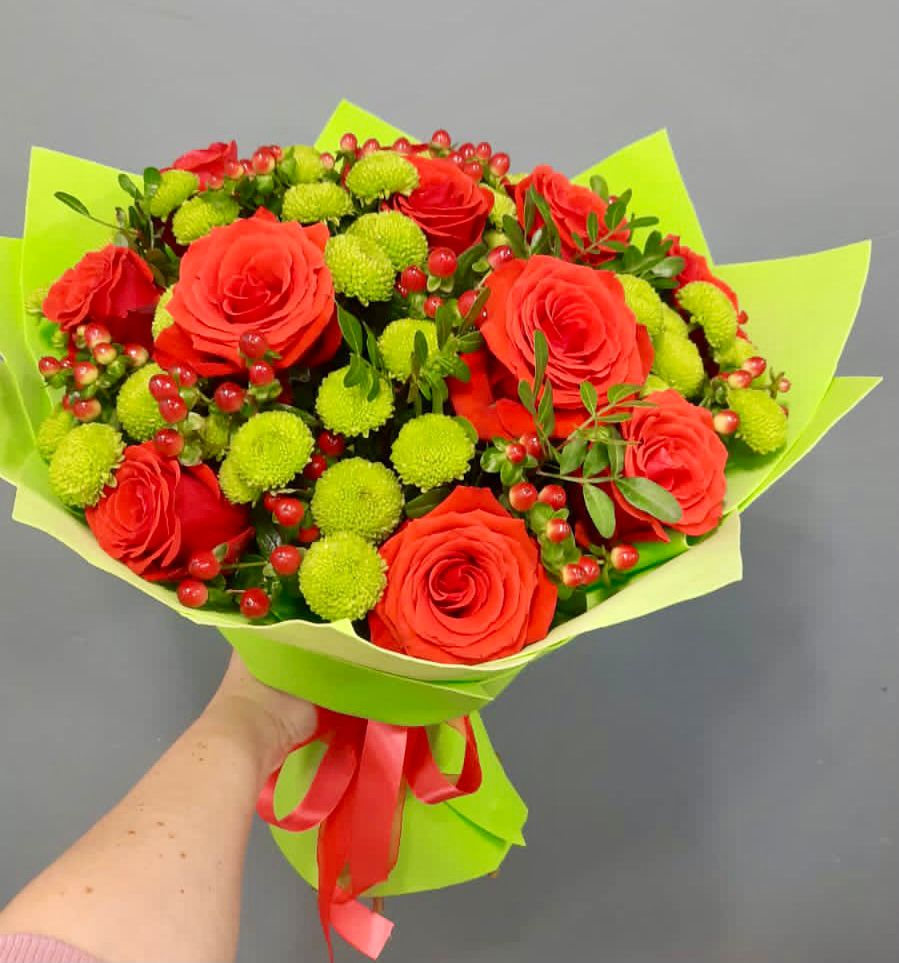 Букет цветов из: Хризантемы и Розы в Горькой Балке