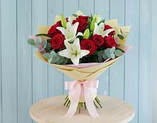 Букет цветов из:  Лилии и Розы в Горькой Балке