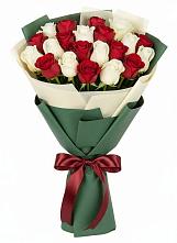 Букет Микс из красных и белых роз в Горькой Балке