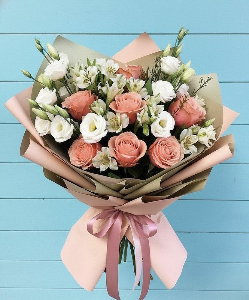 Букет цветов из: Розы, Альстромерии и Лизиантусы в Горькой Балке