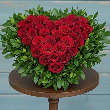 Цветочная композиция из Розы в виде сердца в Горькой Балке