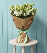 Букет цветов из:  Лизиантусы в Горькой Балке