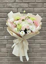 Букет цветов из:  Гвоздики, Розы, Лизиантусы и Хризантемы в Горькой Балке