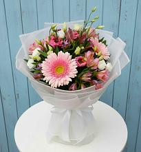 Букет цветов из:  Герберы, Альстромерии и Лизиантусы в Горькой Балке