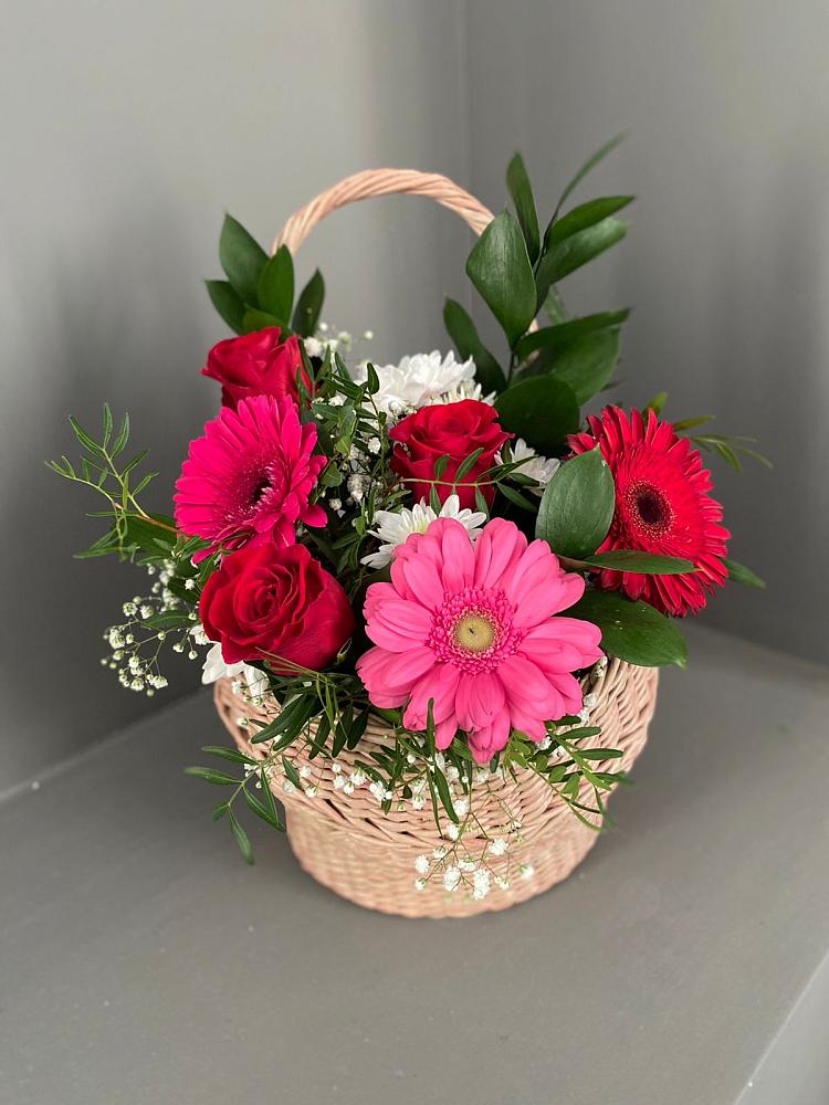 Цветочная композиция из Розы, Хризантемы и Герберы в корзине в Горькой Балке