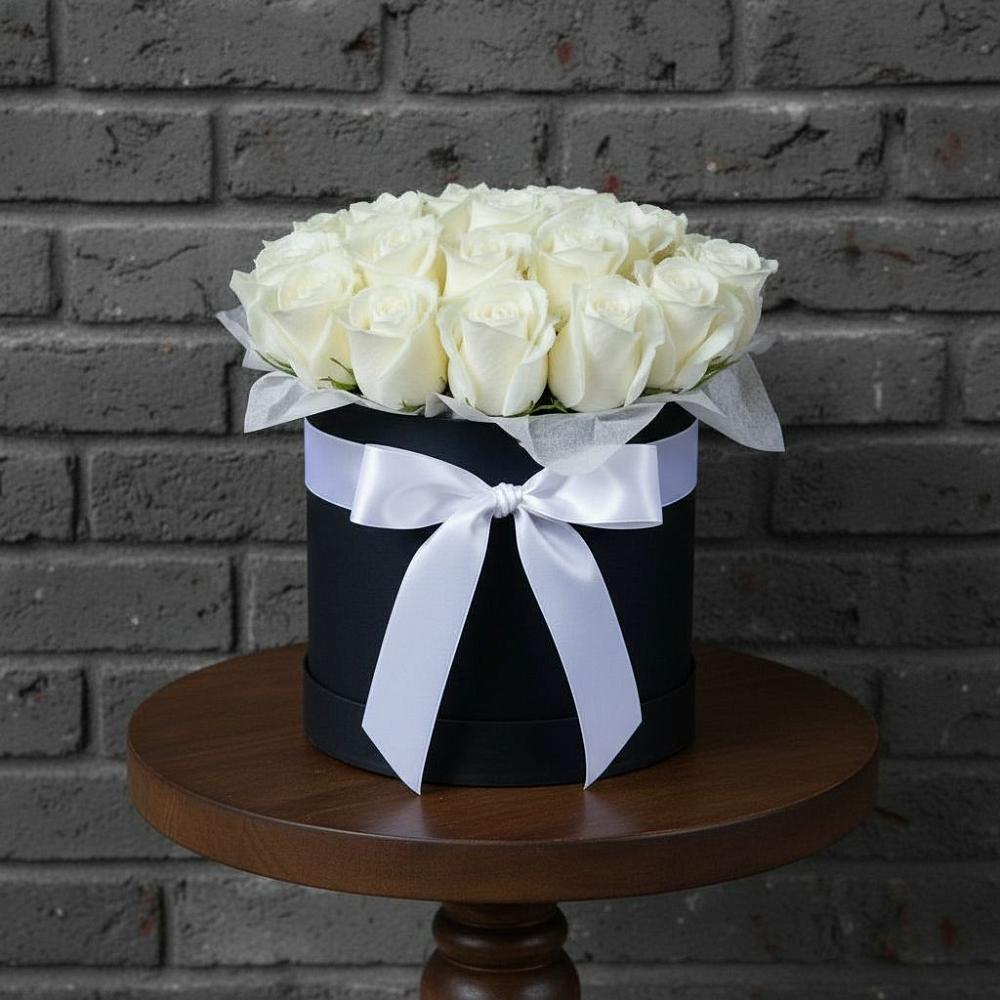 Цветочная композиция из Розы в шляпной коробке в Горькой Балке