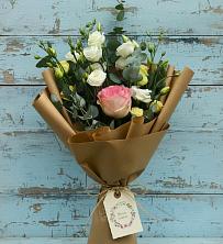 Букет цветов из:  Розы и Лизиантусы в Горькой Балке