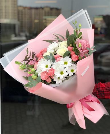 Букет цветов из: Розы, Лизиантусы и Хризантемы в Горькой Балке