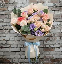 Букет цветов из:  Розы, Лизиантусы и Гвоздики в Горькой Балке